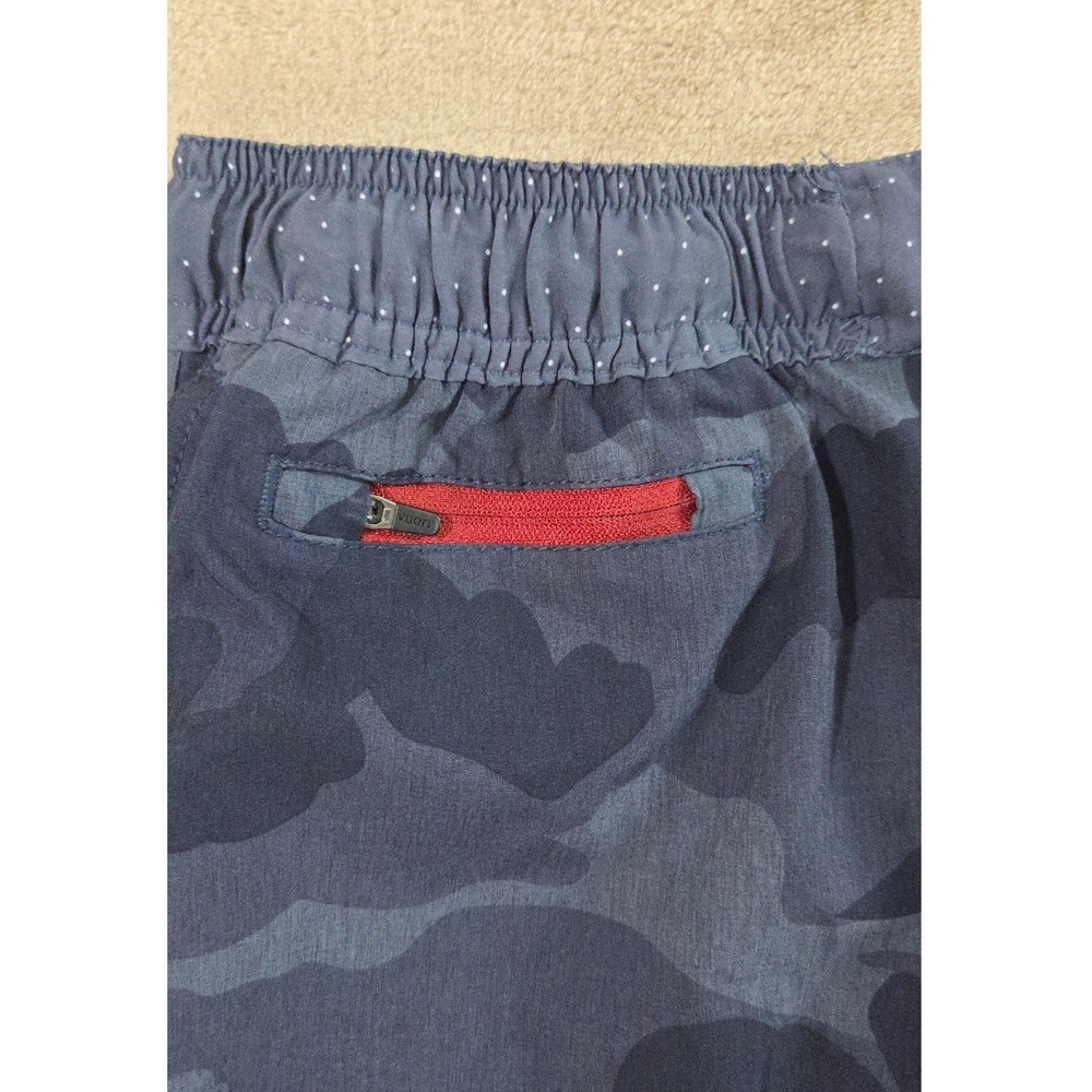 Vuori V cycled performance 4 way stretch shorts men size large gray camo 8" EUC - Picture 3 of 11